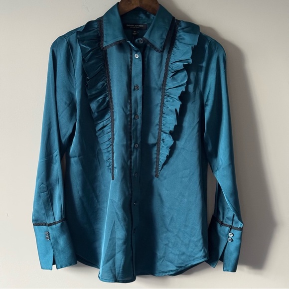 BANANA REPUBLIC RUFFLED DILLON BUTTON UP BLOUSE SIZE XS TEAL - Picture 1 of 8